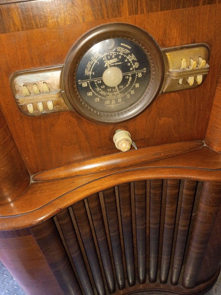 1930s Antique Radio