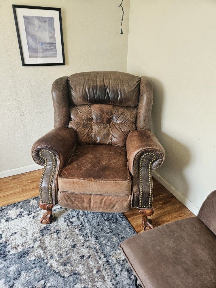 Vintage Lane Leather Recliner