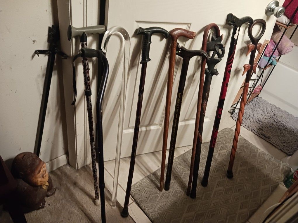 LOTS VINTAGE AN REG CANES WALK STICKS REG CANE 8$ WOOD ANITQUE ONES ARE 10 FIRM U NEVER SEE ONES LIKE THESE AGAIN 1 OF A KIND