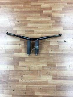 Black Diameter 1 1/4 Width 33 Pullback 7 1/2 Riser width 100mm