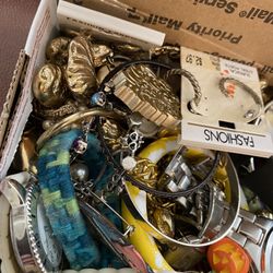 Crafters delight broken mismatched damaged and wearable Lot 1520