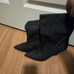 Women's Boots.  Size 8.5