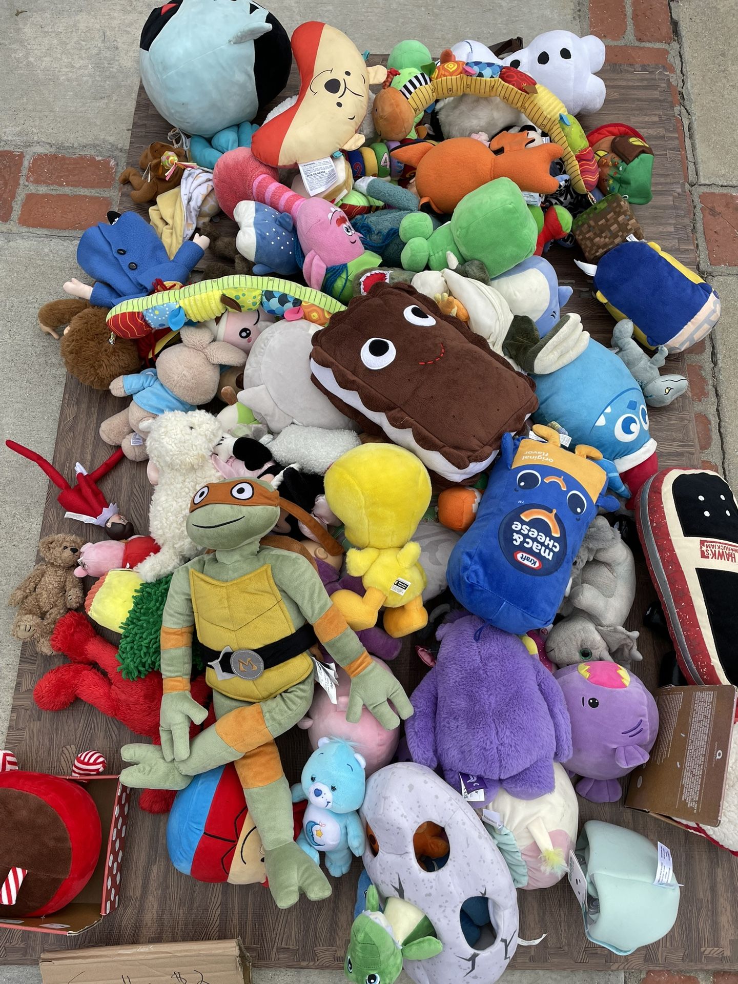 A LOT of Plush Toys
