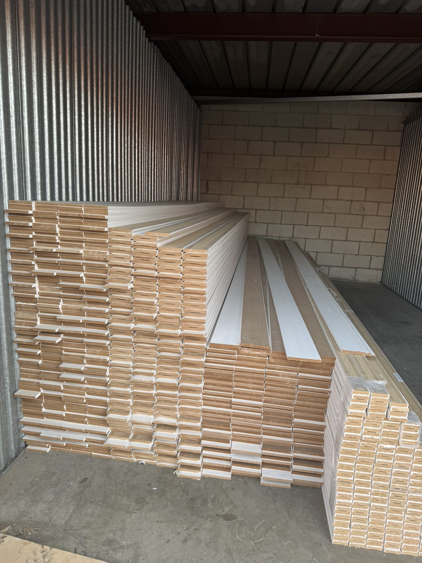 BASEBOARDS / MOLDURAS .75 CENTS PER LFT
