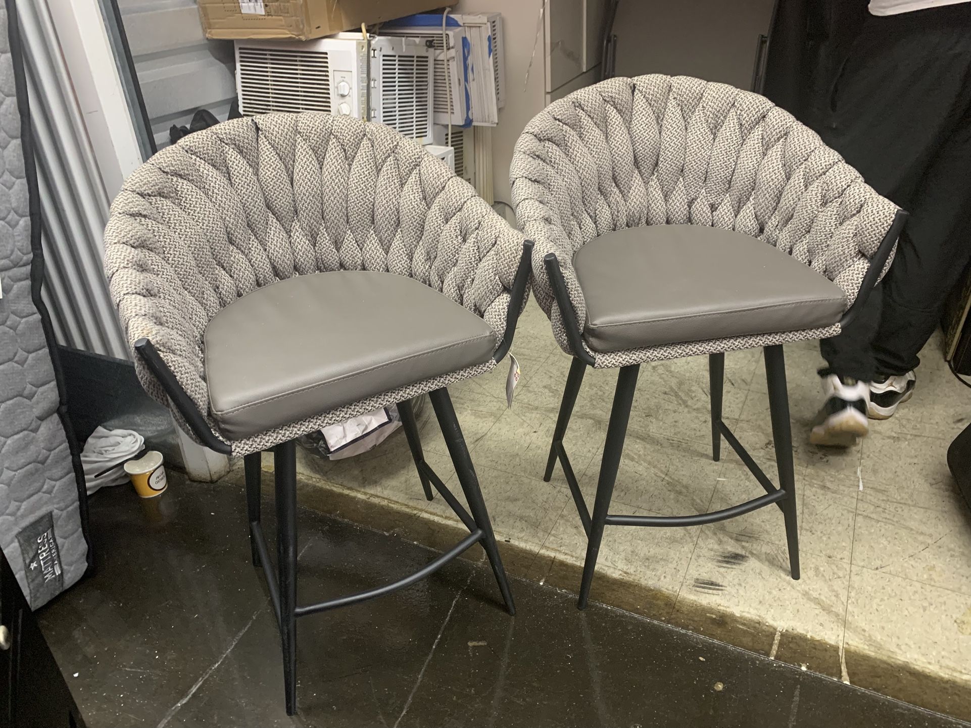 Set Of Chairs Gread Conditions (2)