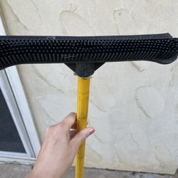Rubber Brush And Hammer 