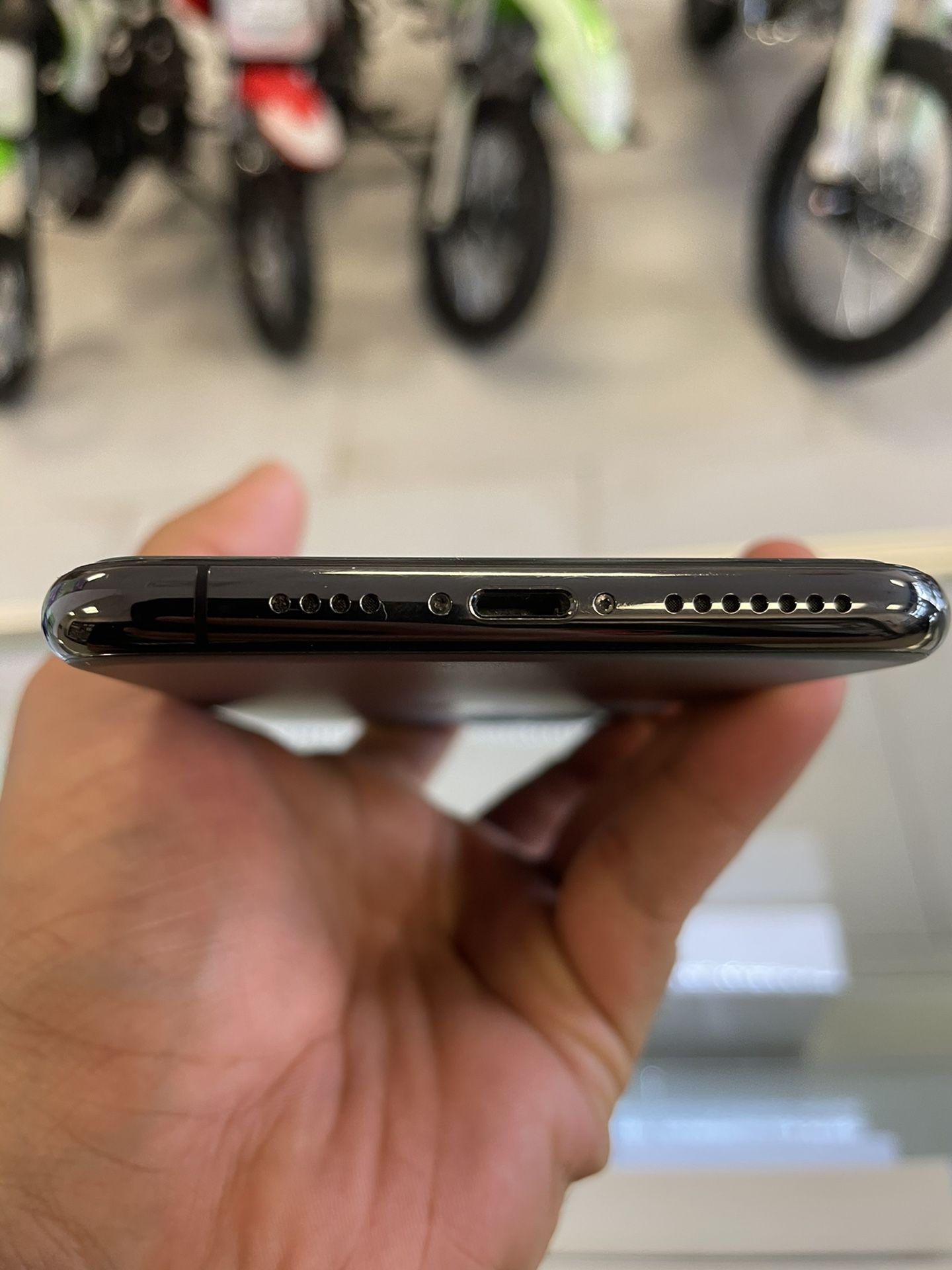 IPHONE 11 PRO MAX64GB UNLOCKED TAKE IT HOME JUST FOR $849 CASH/CARD DEAL
