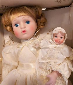Vintage 1990s Mother and Child Porcelain Doll NRFB Blonde Blue Eyes Cream Dress 306-01