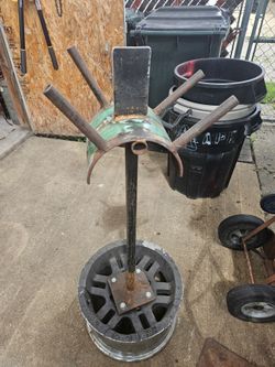 Heavy duty hose rack