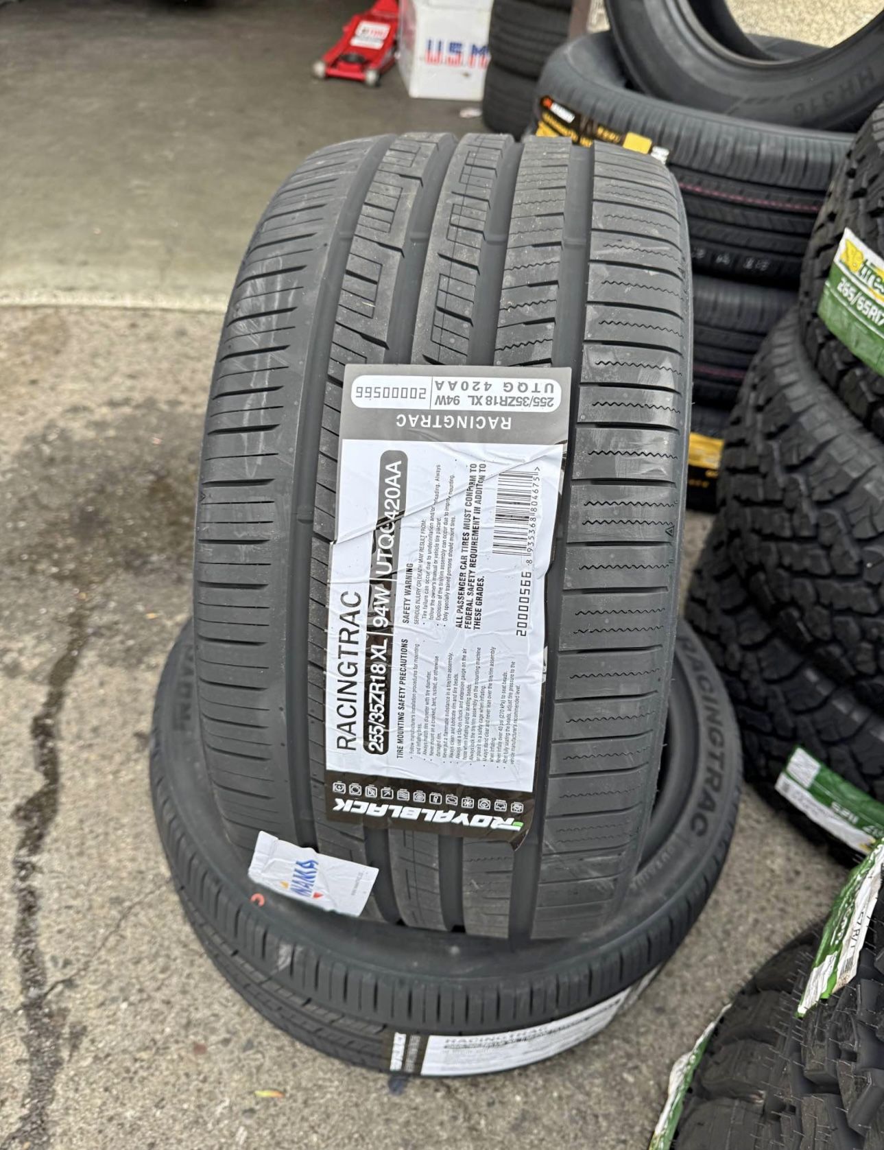 255/35R18 RACINGTRAC 94W Pair 2 new tires Free Mount Balance installation 255-35-18 llantas