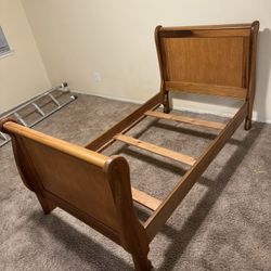Solid TWIN SLEIGH BED $100 - PICKUP HUMBLE 77396