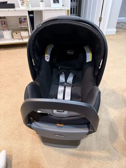 Chicco KeyFit 35 Infant Car Seat with Base – Great Conditions
