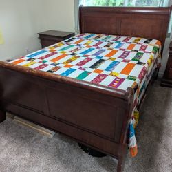 Queen Bedroom Set + New Casper Mattress 