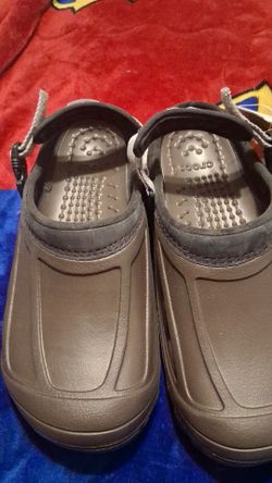 Crocs Clogs with Strap – Brown size 10 new