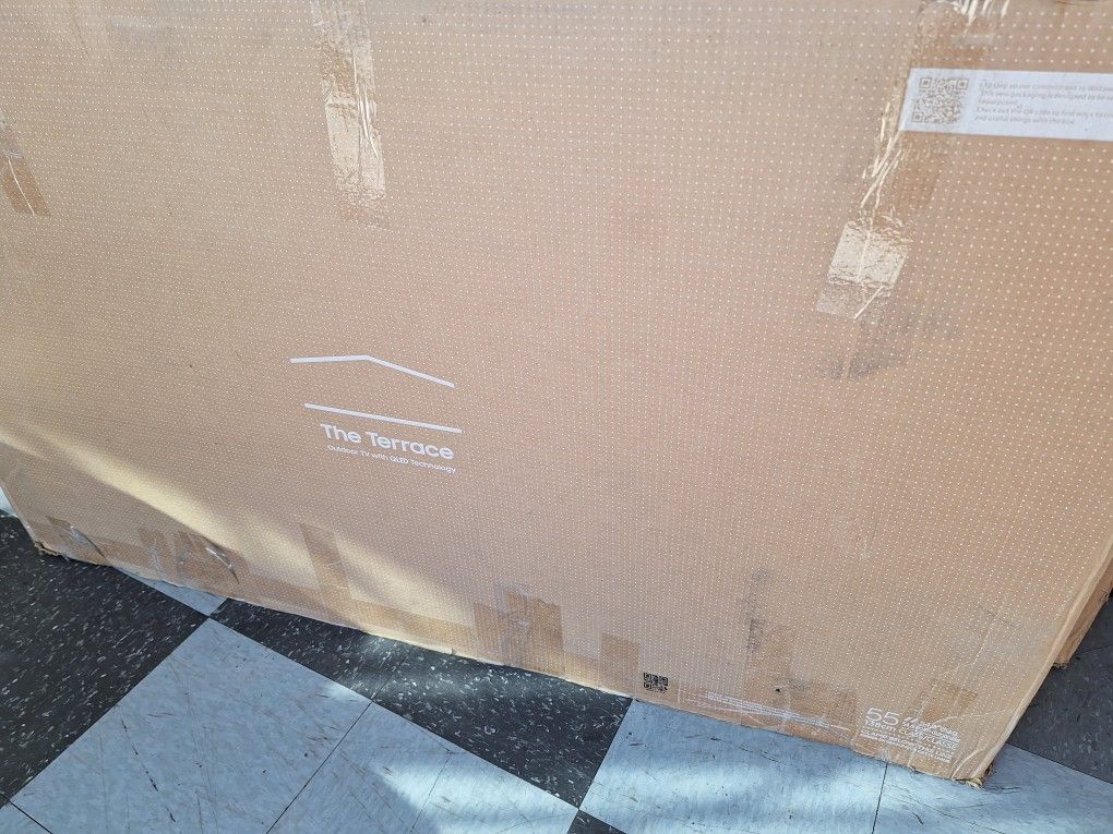 SAMSUNG 55"INCH QLED 4K THE TERRANCE OUTDOOR TV LST7