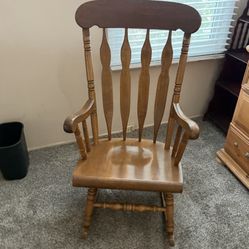 Wood Rocking Chair 