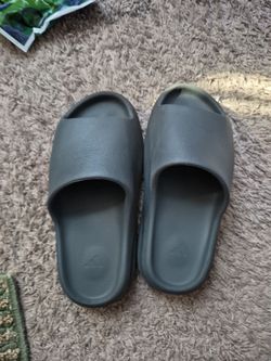 Yeezy Adidas Slides size 8