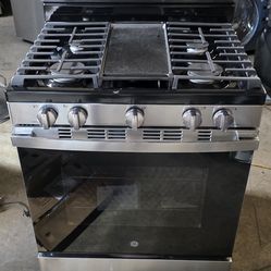 NEW GE GAS RANGE STAINLESS STEEL 30 INCH