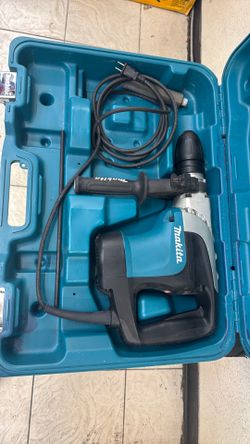 Shop Makita 10 Amp 1-9/16 in. Corded SDS-MAX Concrete/Masonry Rotary Hammer Drill with Side Handle and Hard Case