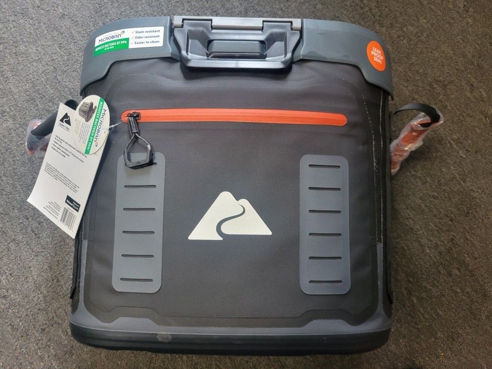 OZARK TRAIL 36 CAN HARD ZIP UP COOLER NEW WITH TAGS