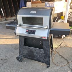 Neevo 720 Smart Grill with Tank