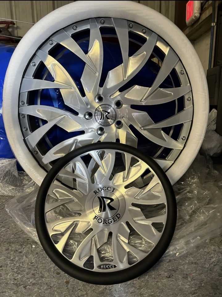 24inch Ruccis Staggered 5 lug 4.5