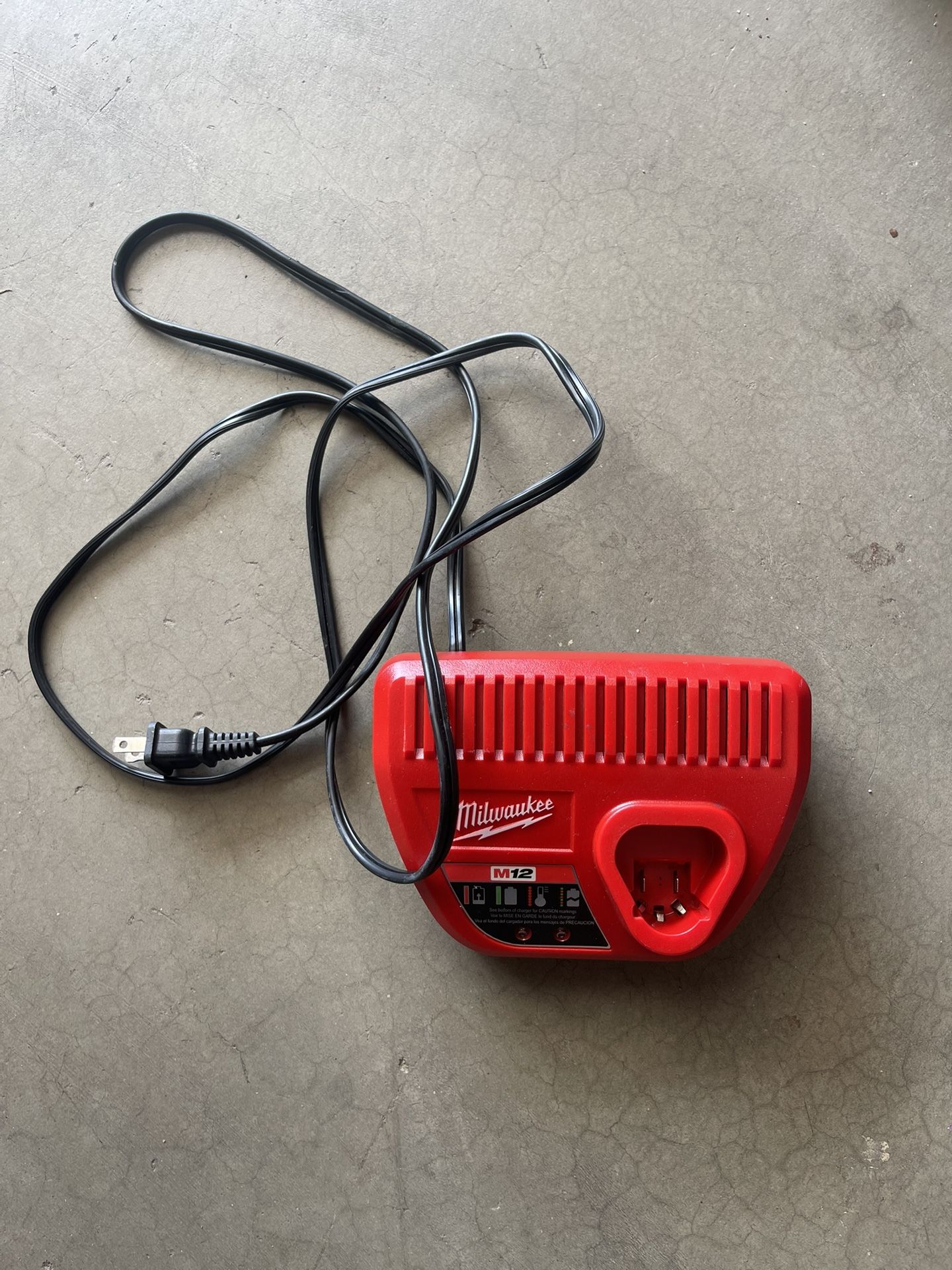 Milwaukee M12 Charger