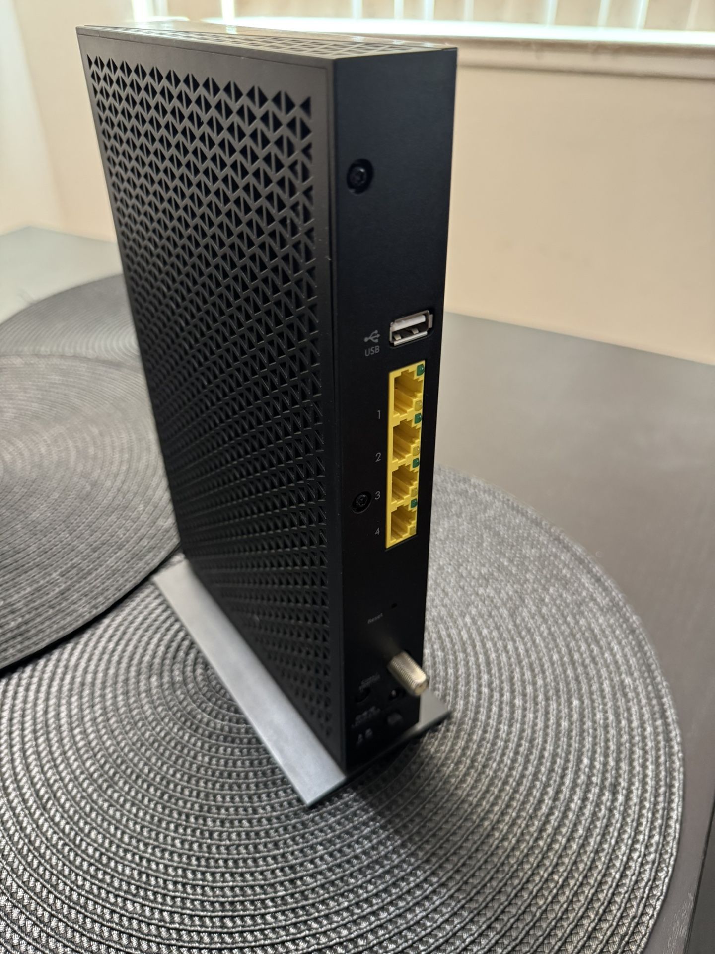 NETGEAR cable Modem Router