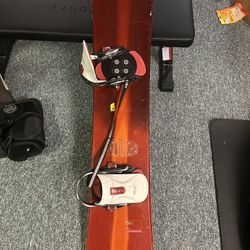 Solomon Snowboard With Burton Bindings. 156