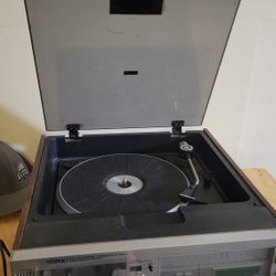 Record Player / Turntable