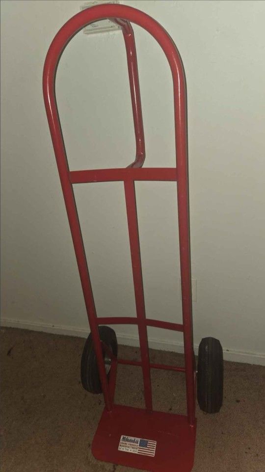 Milwaukee 800 lb hand truck