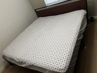 Like new king bed with mattress