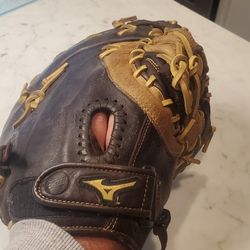 First Basemen Glove