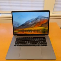 MacBook Pro 15" 2018 – 16GB RAM / 256GB SSD / Touch Bar