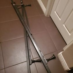 ADJUSTABLE  QUEEN/KING  BED  RAILS 