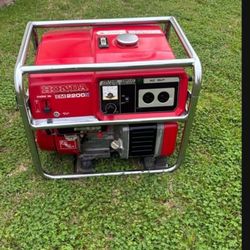 HONDA GENERATOR EM2200 Works Great $600