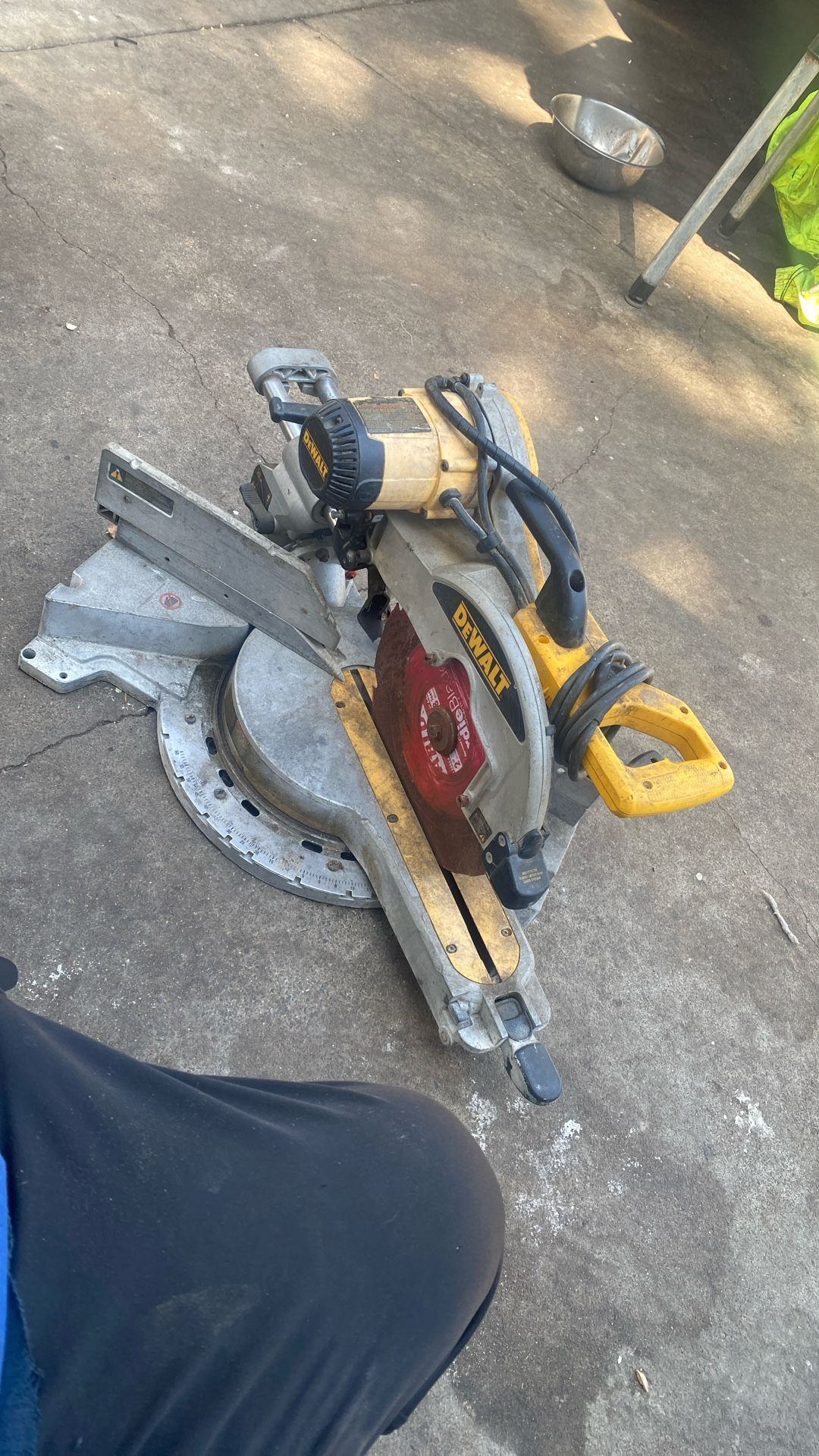 Dewalt Miter SAW 12” 