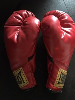 Boxing gloves