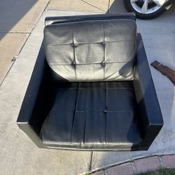 FREE Sofa And Chair 