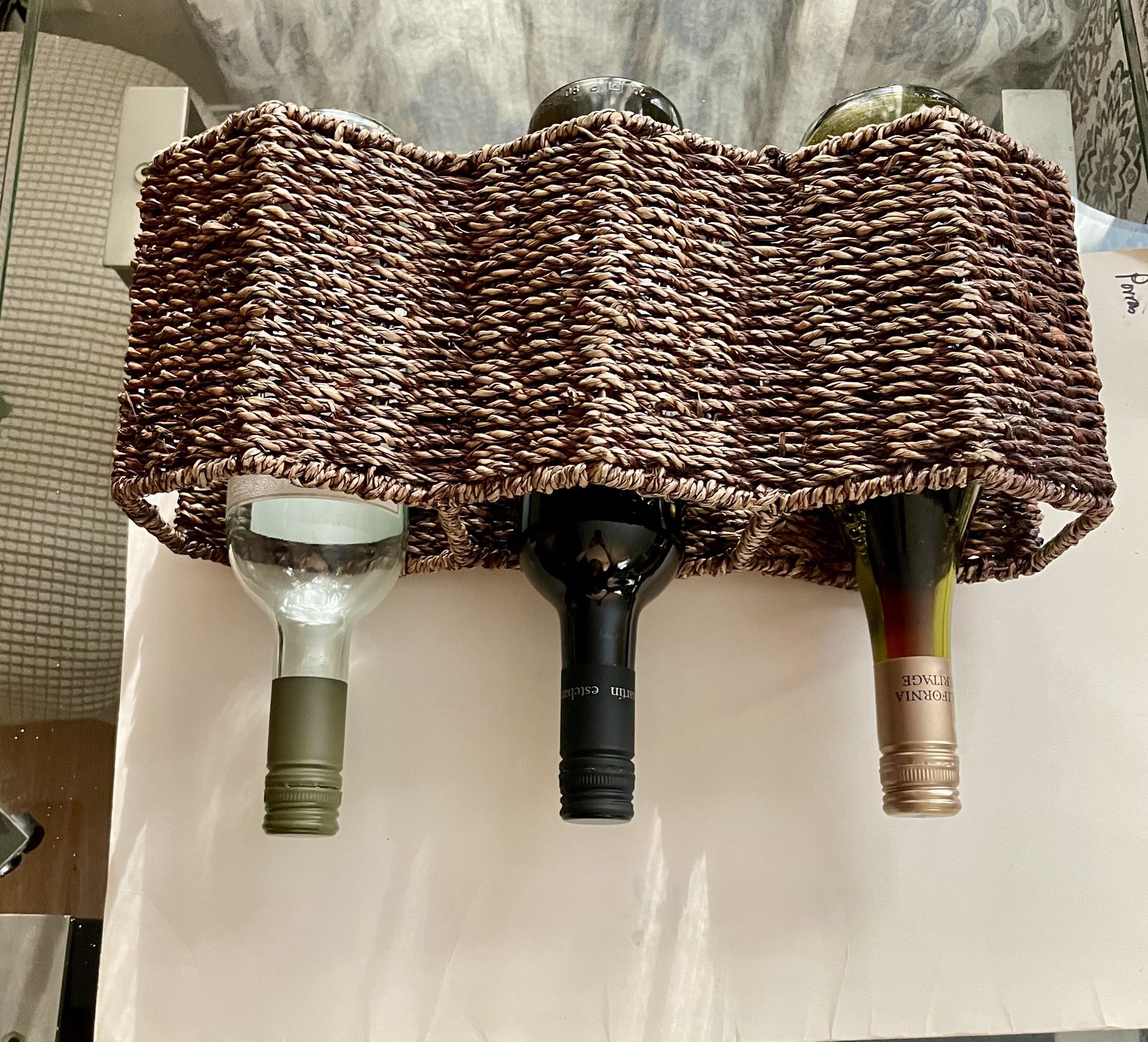 2 Wine Racks Holds 3 Bottles. 