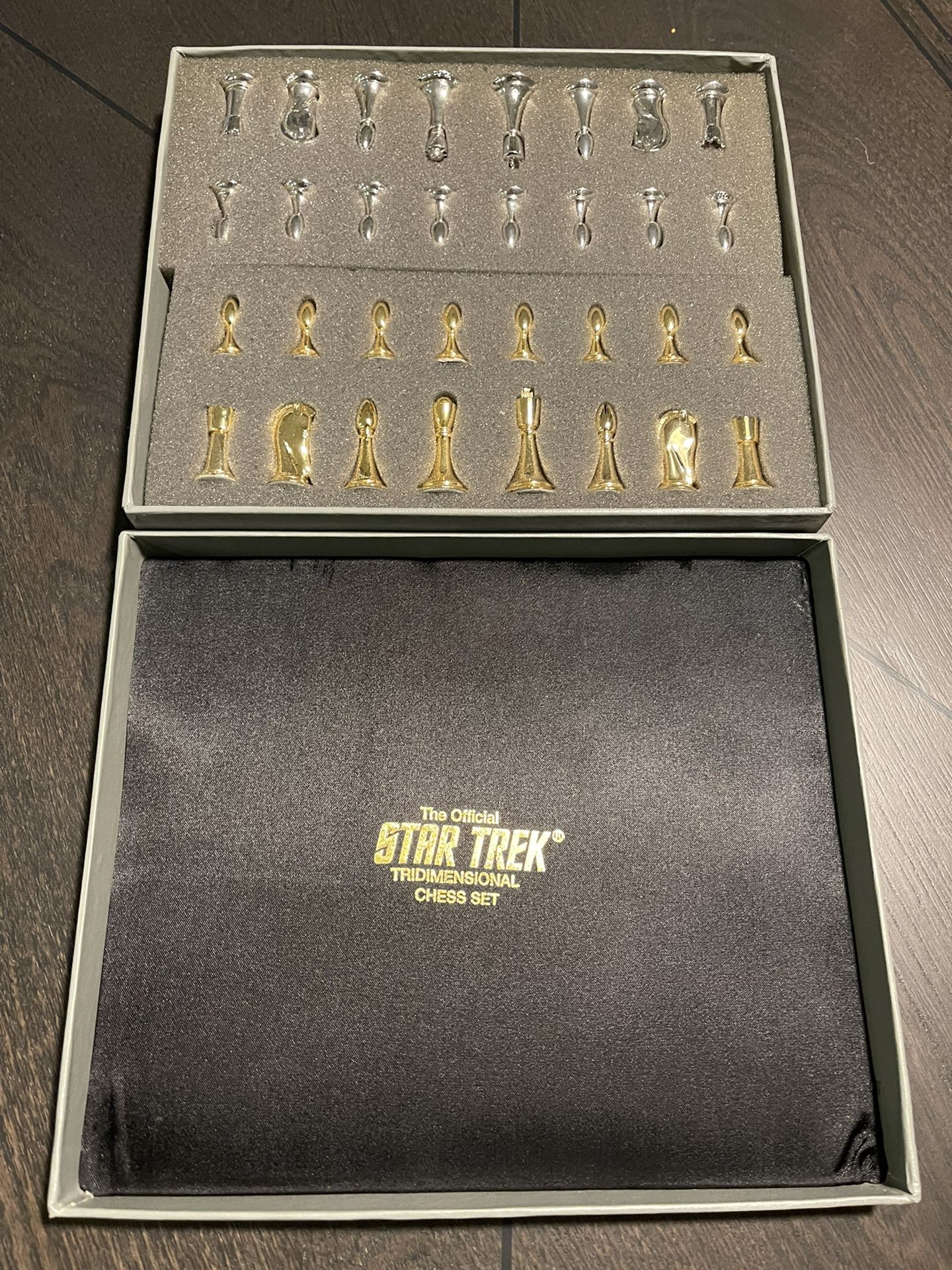 Lot #R032. The Official Star Trek Tridimensional Chess Set - A Franklin  Mint Exclusive Edition