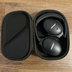 Bose QuietComfort 45 Headphones in Excellent Condition