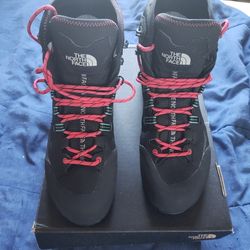 The Northface Men's Summit Breithorn Futurelight Waterproof Boots Hiking Size 9