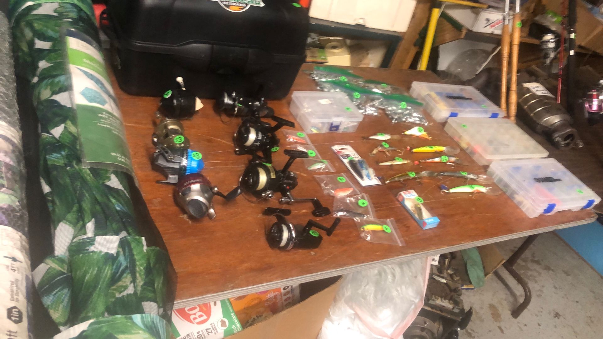 Fishing Equipment Camping Stoves & Lanterns Tupperware &tools