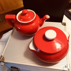 Hall’s Superior Quality Kitchenware China USA The Teapot Has 2 Tiny Chips On Spout 