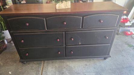 🔥Beautiful Black Dresser