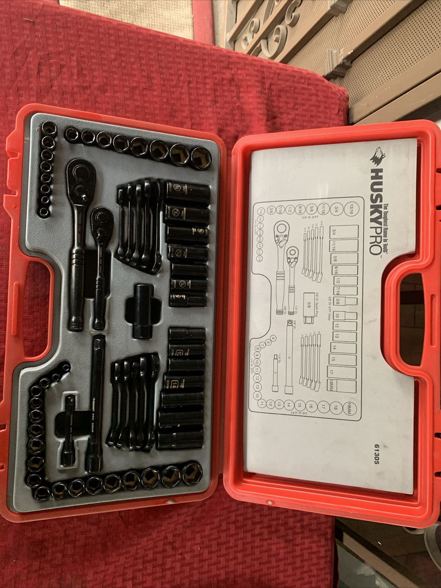 Husky Pro 61305 64-piece Sae/metric Socket Ratchet Wrench Set in Case