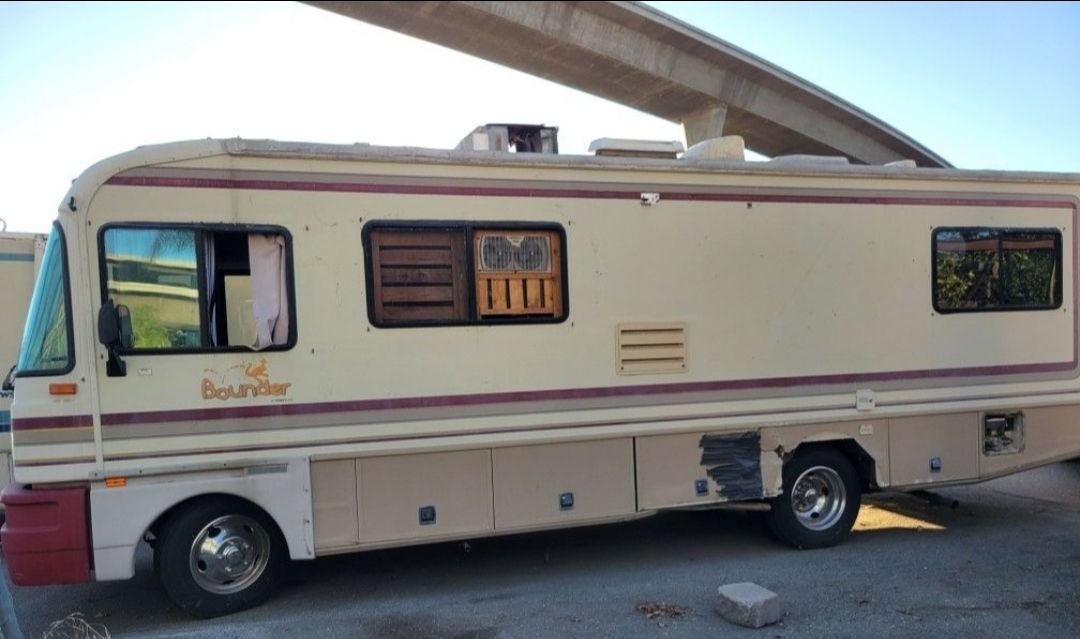 1995 Fleetwood Bounder RV/Motorhome for Sale in San Diego, CA - OfferUp