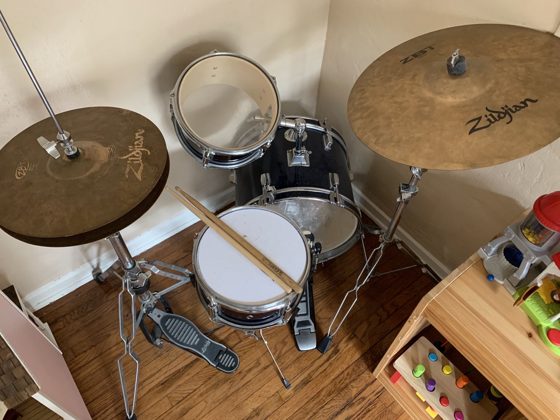 Kids drum set with higher quality hardware