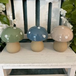 Set of 3 mini ceramic mushrooms   Great for trays & mini gardens